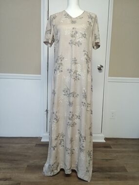 JMK Neutral Floral V‑Neck Maxi Dress with Soft Blue and Green Flowers